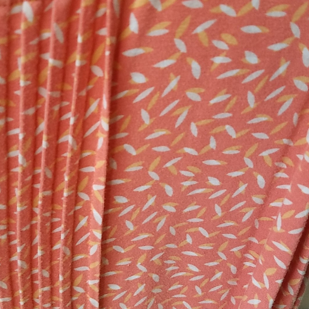 Lightweight Patterned Tank - Picture 5 of 6